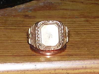 1935 RHS Men' 10k gold class ring.jpg