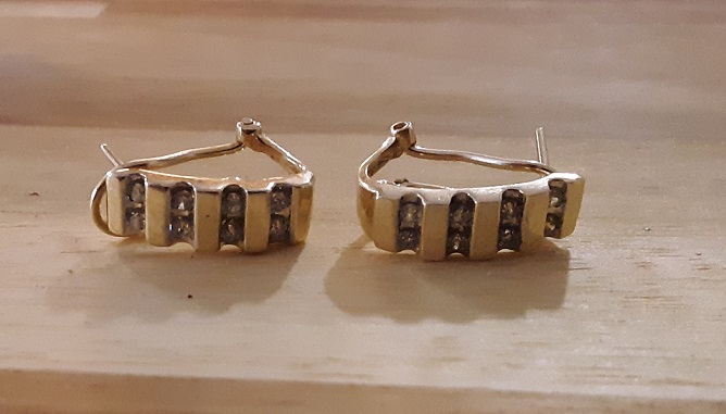 earringFind.jpg