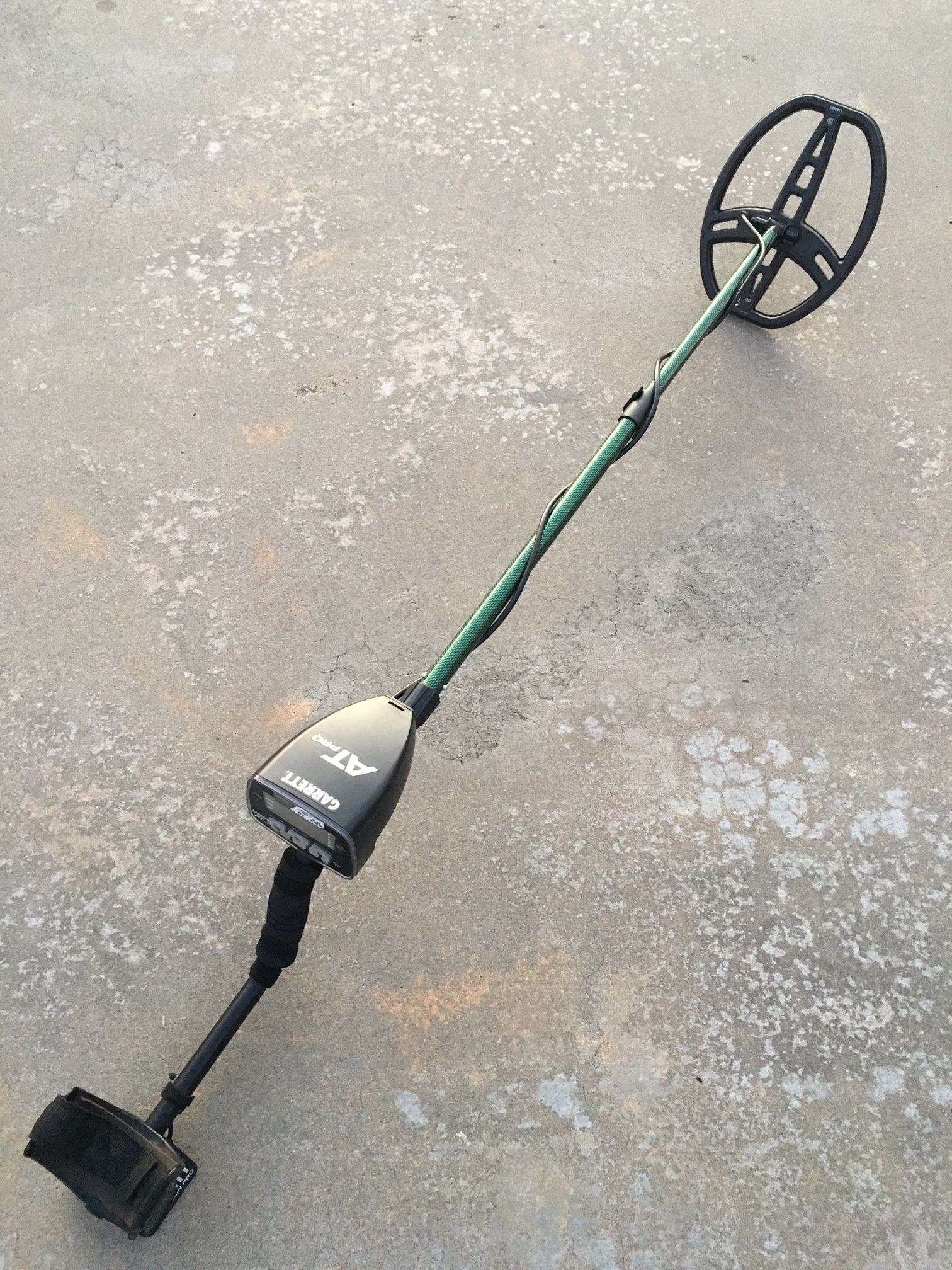 GreenBlack1.JPG