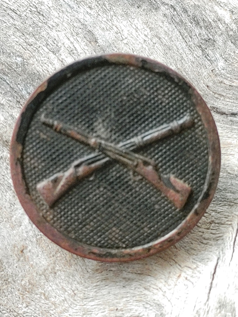 InfantryCollarDisc.jpg