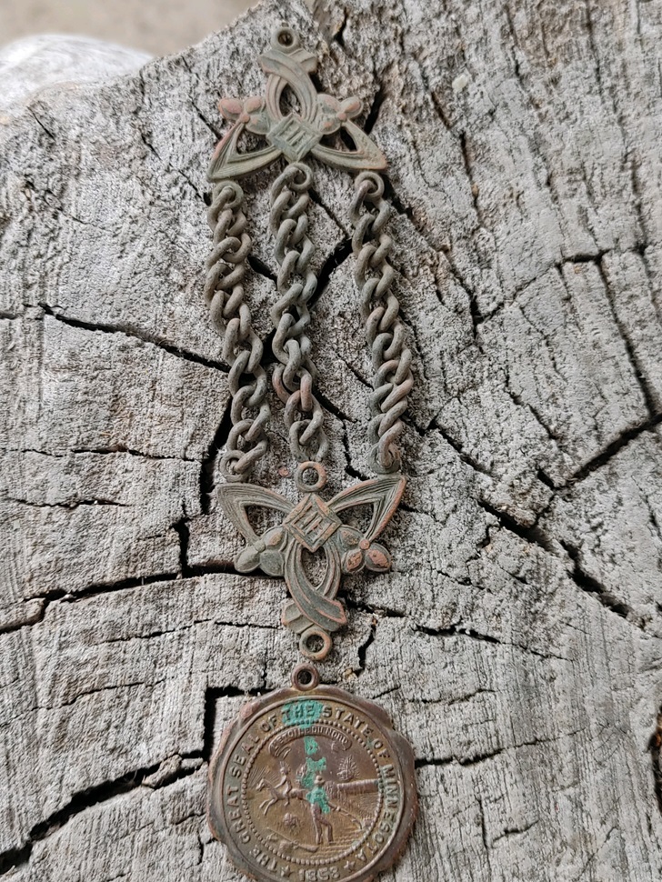 MNStateSealMedal.jpg