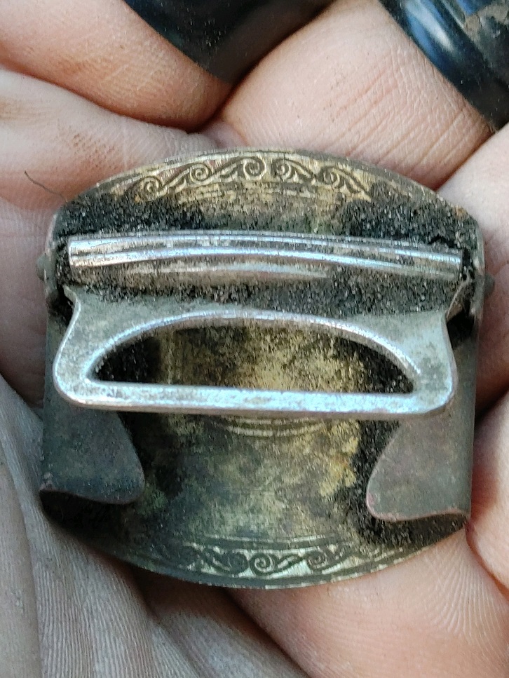 OldBuckle.jpg