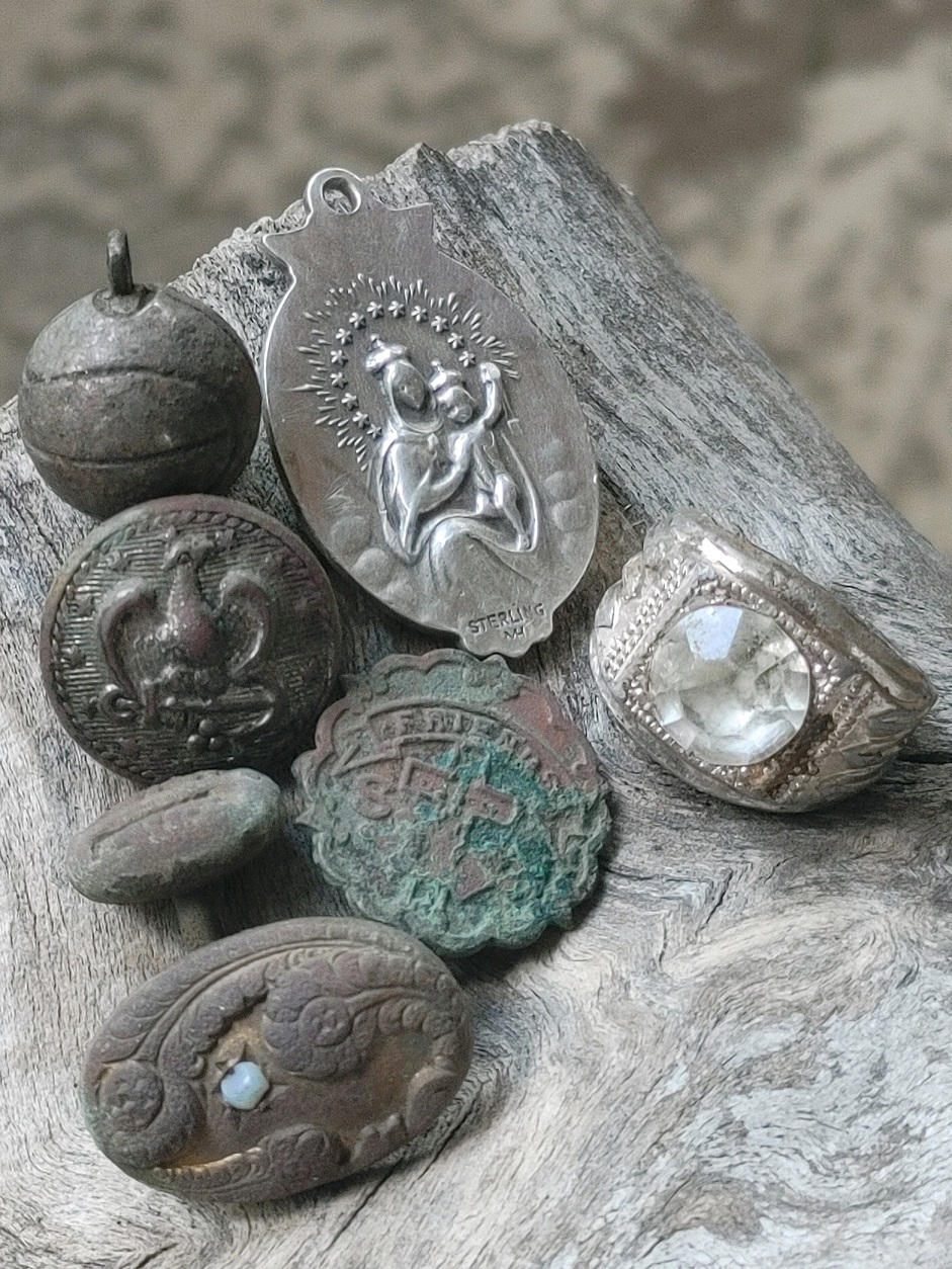 RelicsAndJewelry.jpg