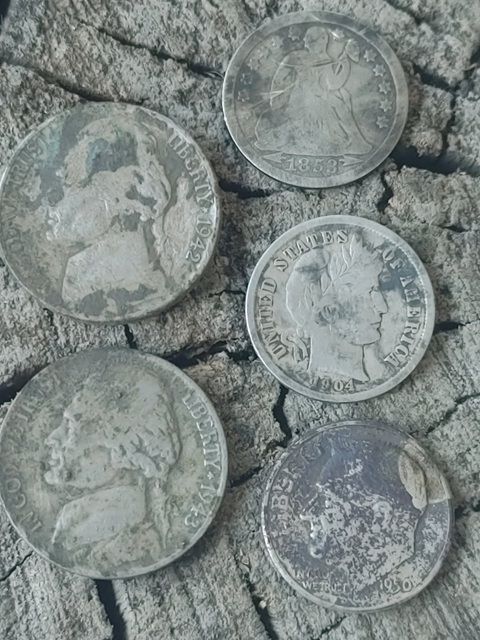 SilverCoins.jpg SilverCoins.jpg