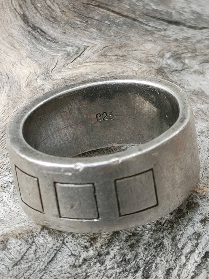 SilverRing925Stamp.jpg
