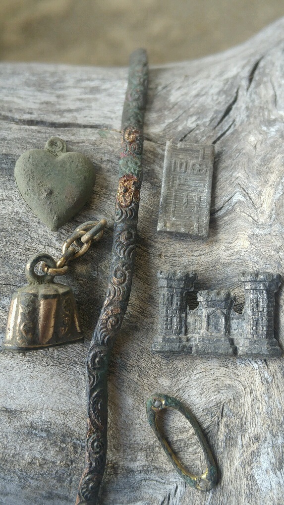 SmallJewelryAndArmyCorpOfEngineersPin.jpg