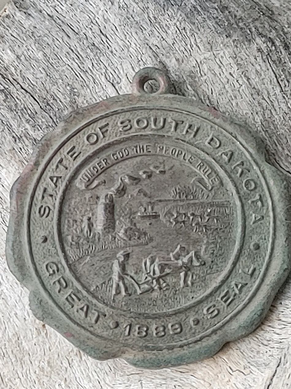 SouthDakotaStateSealMedal.jpg