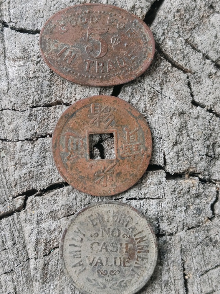 TokenAndChineseCoin.jpg