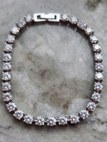 7ct white gold tennis bracelet.JPG