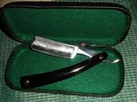 HI GENTS SELLING ONE OF THE BIGGEST 1"SHAVING RAZOR.